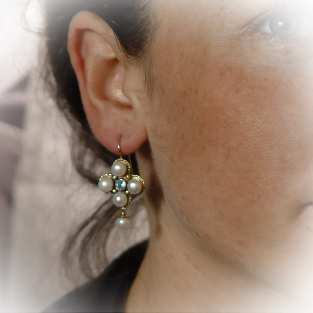 EG0705 Small chandelier pearl and Topaz earrings
