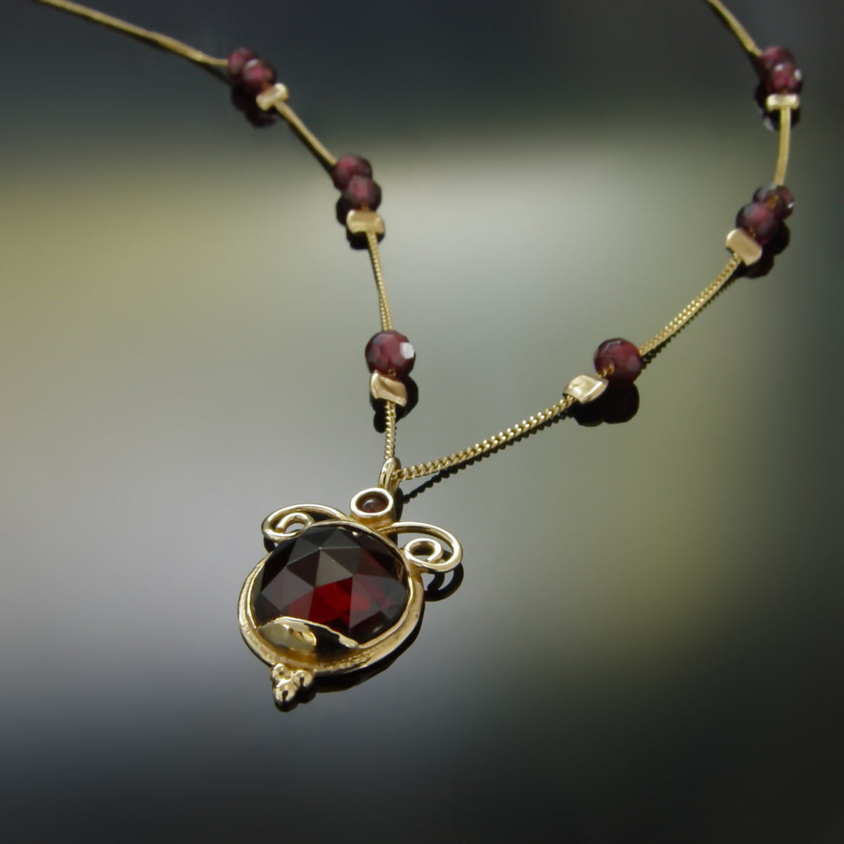 NG8891 Round Garnet station necklace