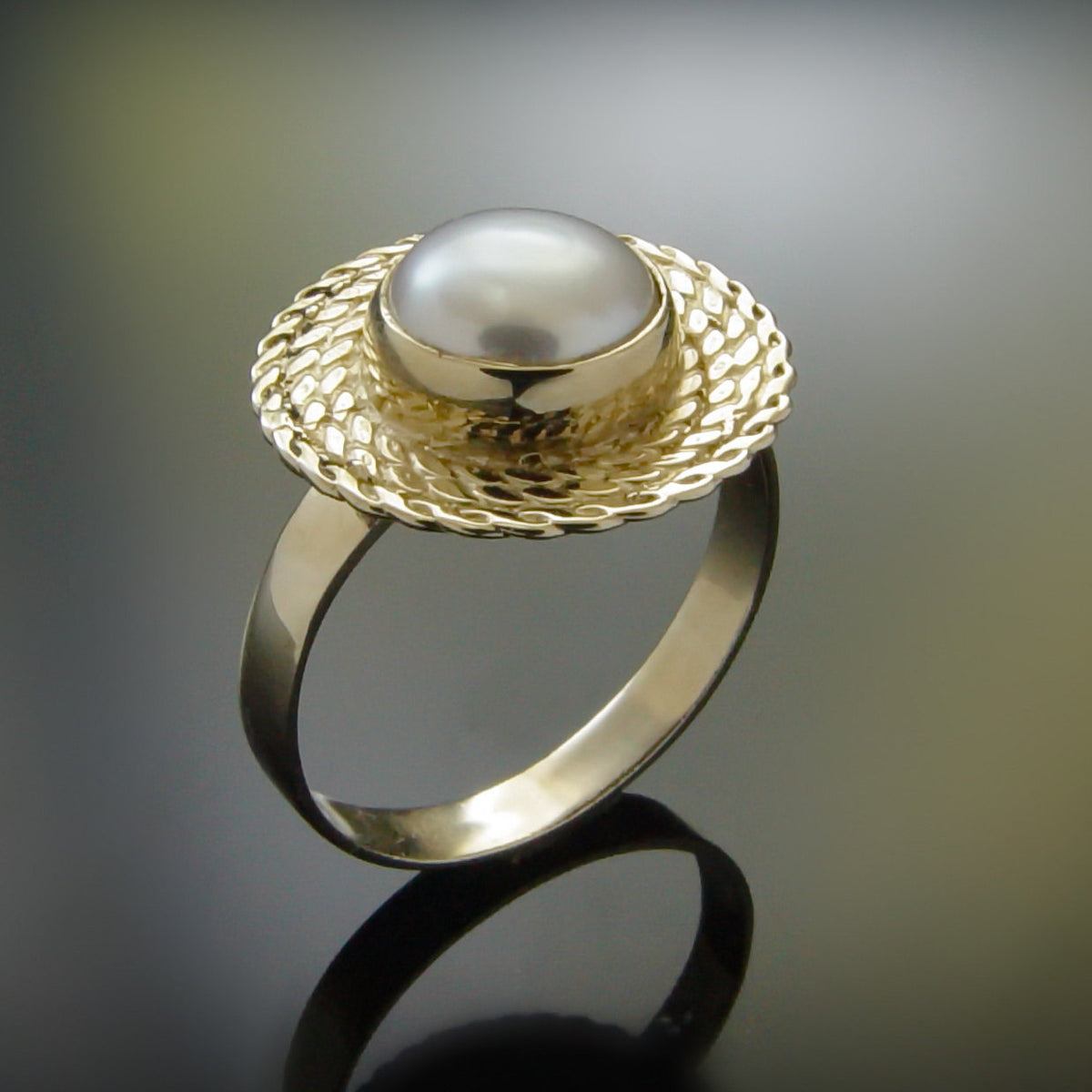 RG1178A Pearl gold braided ring