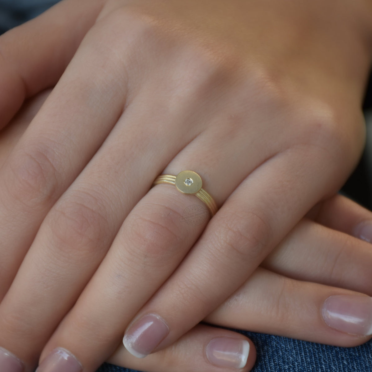 RG0947 Round Diamond engagement ring