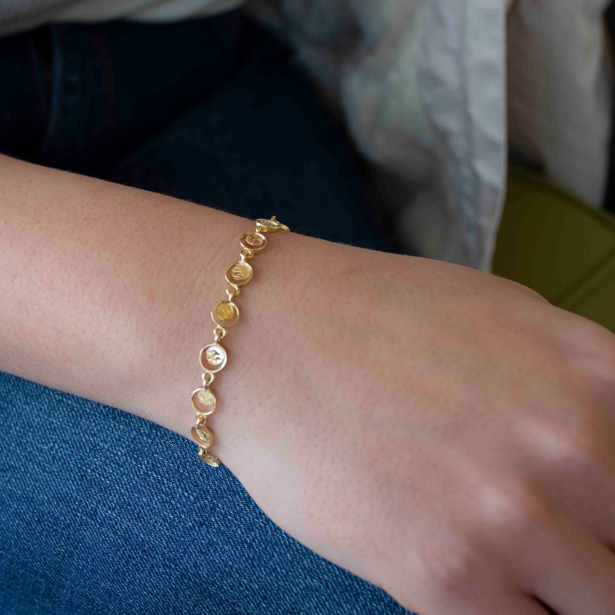 BG6731 Gold Chain Bracelet with Round details