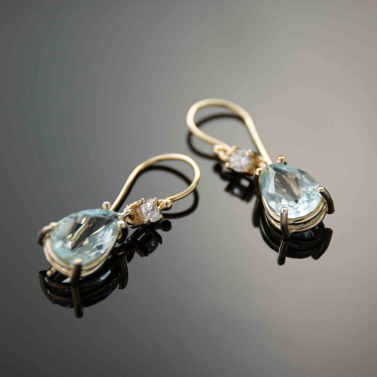 EG2251 Pear-shaped blue topaz drop earrings