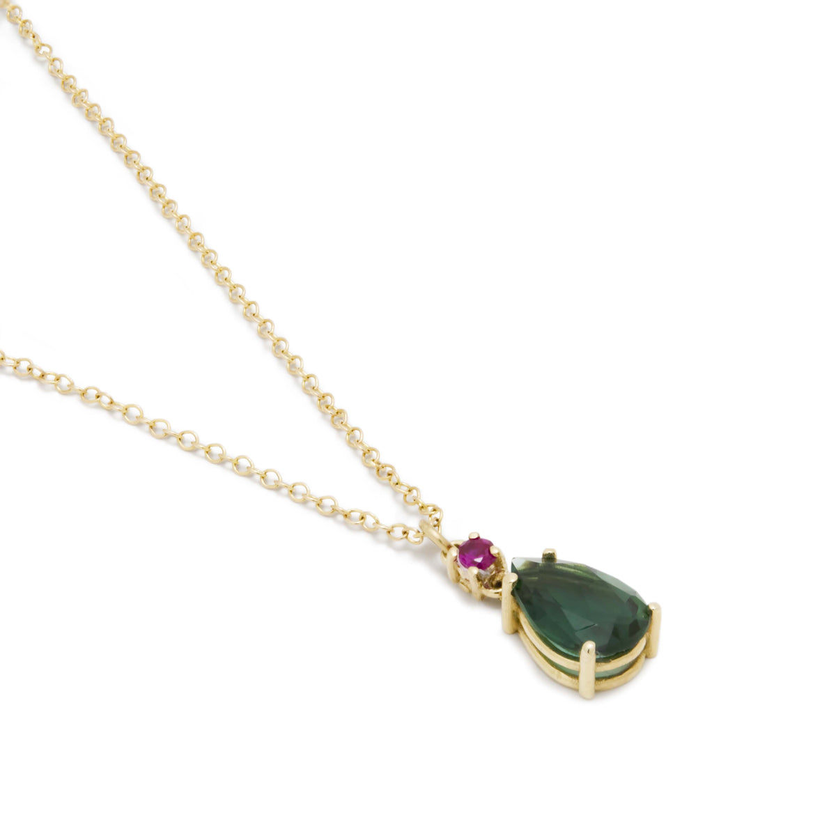 NG4805 Delicate Gold Chain Necklace With Pear-Shaped Chrome Diopside And Vibrant Ruby Accent - Elegant Gemstone Pendant Jewelry