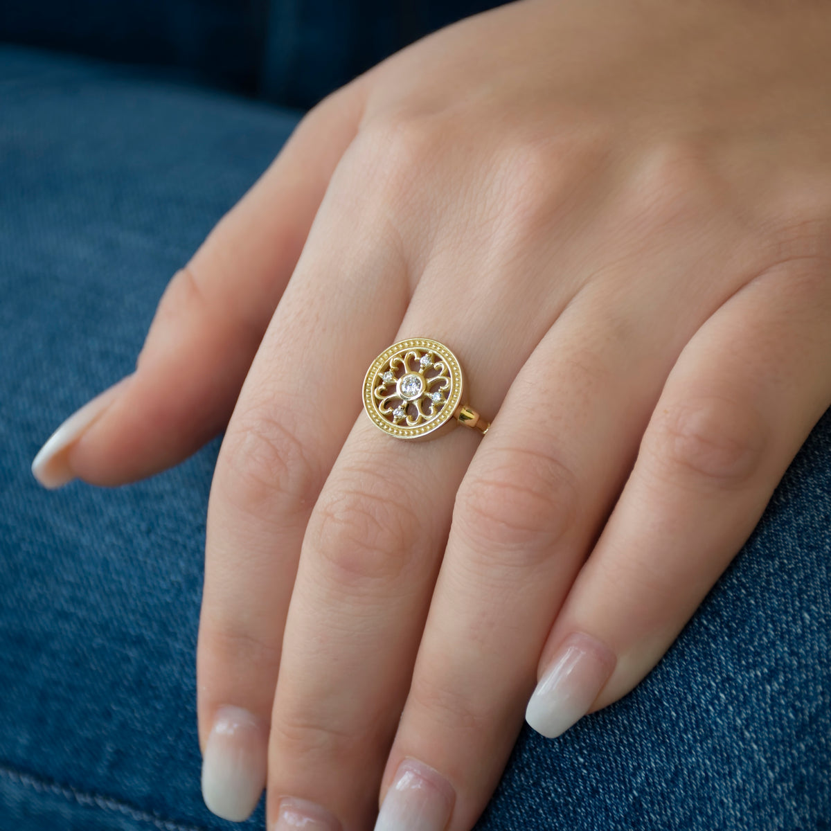 RG1913 Elegant Gold Ring with Filigree Design and Diamonds