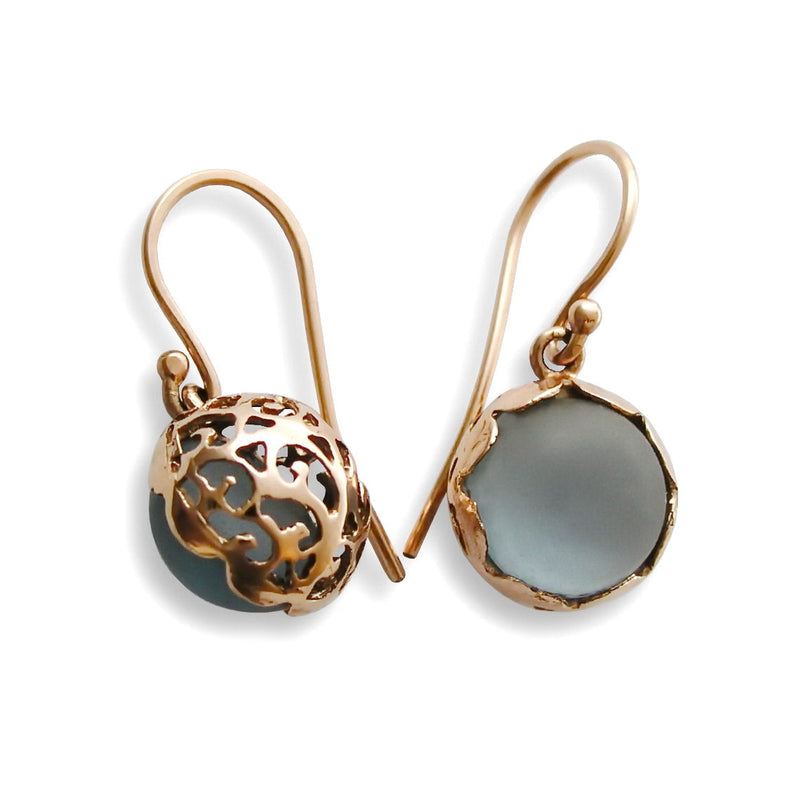 EG7803-1 Round gold and Blue Quartz filigree earrings - one earring