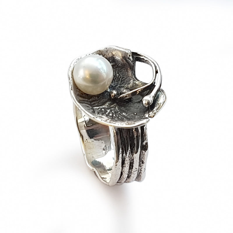 R1570 Pearl Silver Sculptural ring