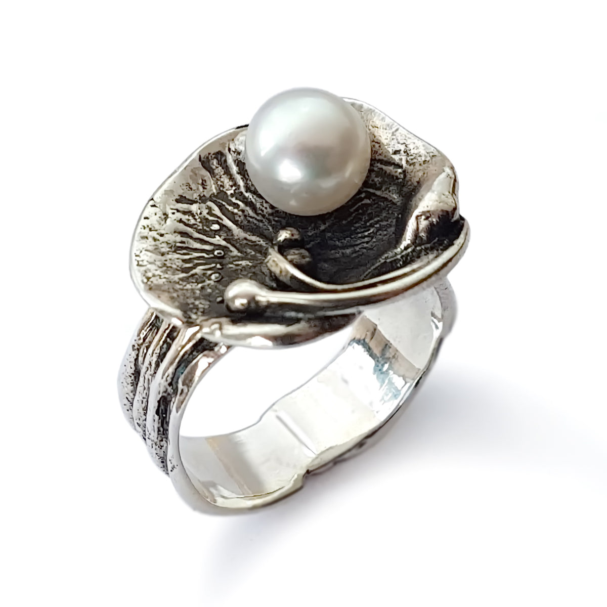 R1570 Pearl Silver Sculptural ring