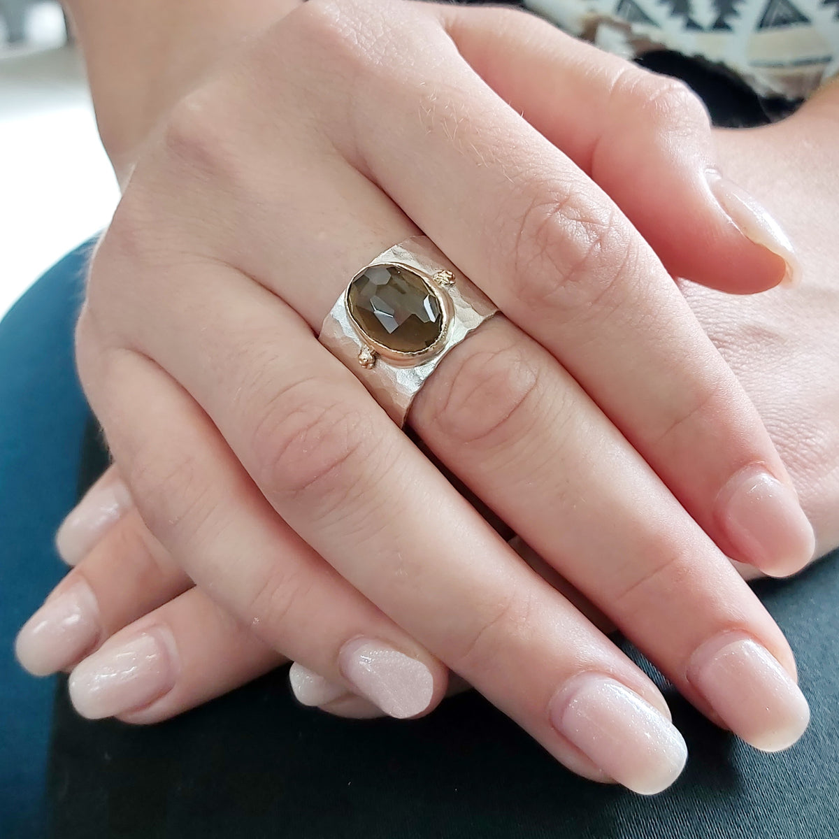 R1026P-1 Matte Silver and Smokey Quartz Wide ring