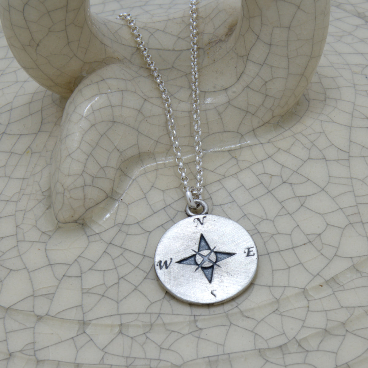 MN4081 Silver Compass necklace