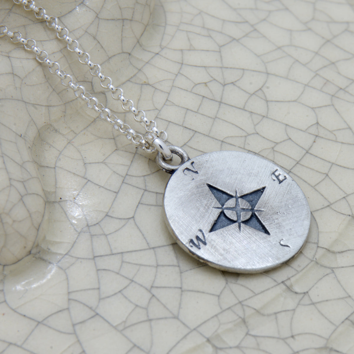 MN4081 Silver Compass necklace