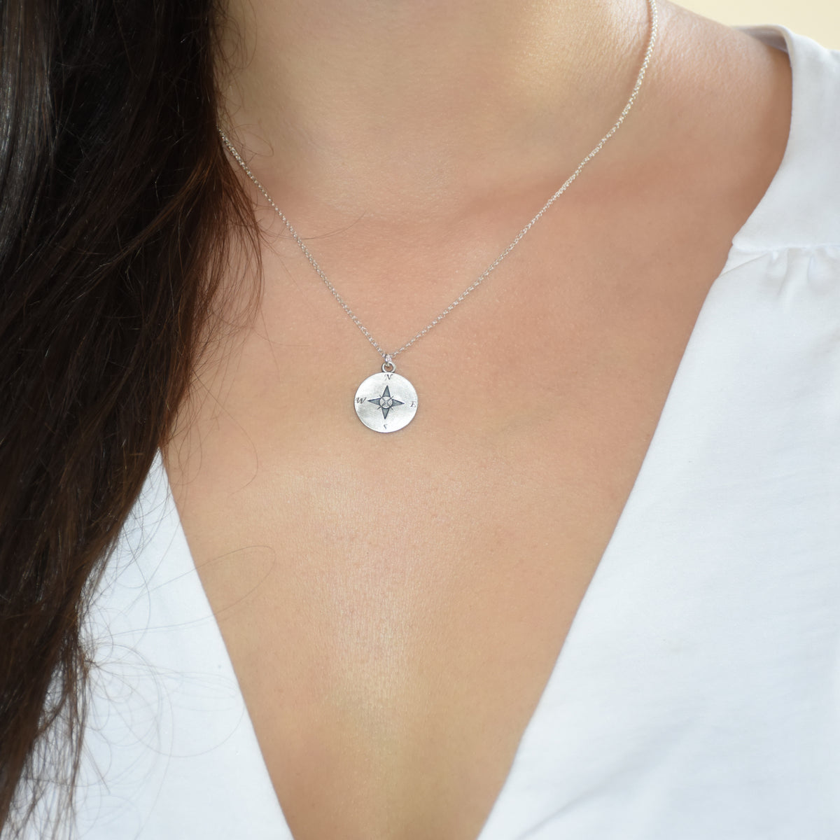 MN4081 Silver Compass necklace