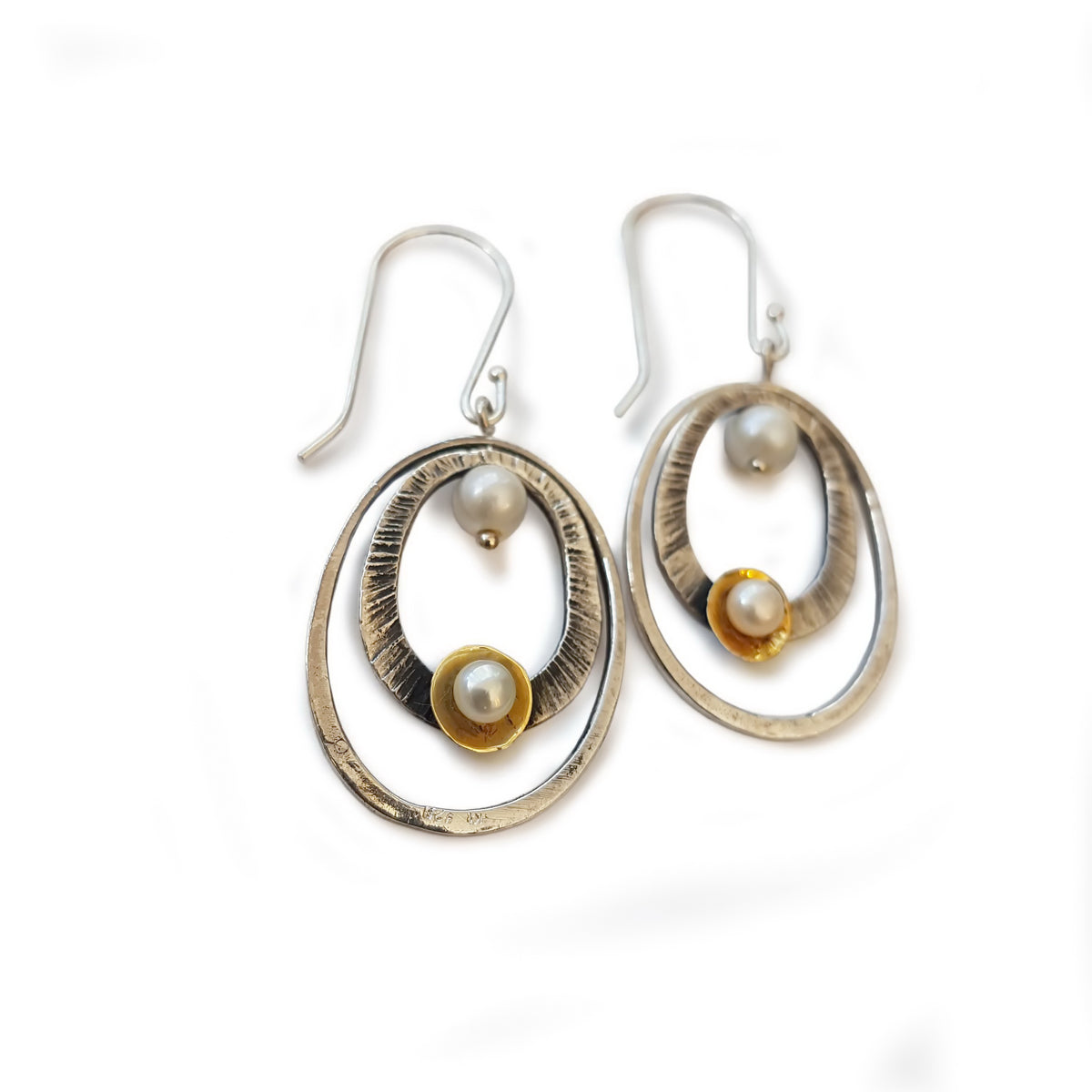 E2168G Silver and Gold circles earrings with Pearls