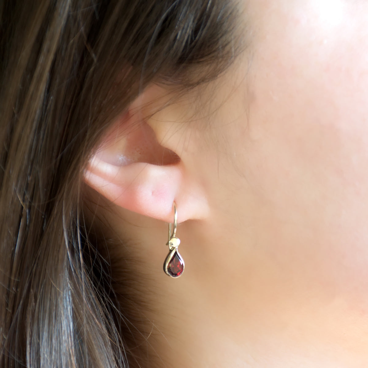 EG2231-1 Gold Teardrop dangle earrings with Garnet