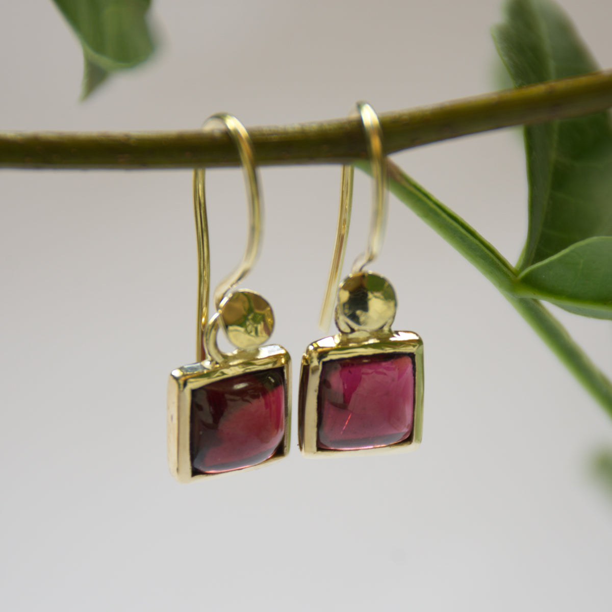 EG2235 Square Gold earrings with Red Garnet