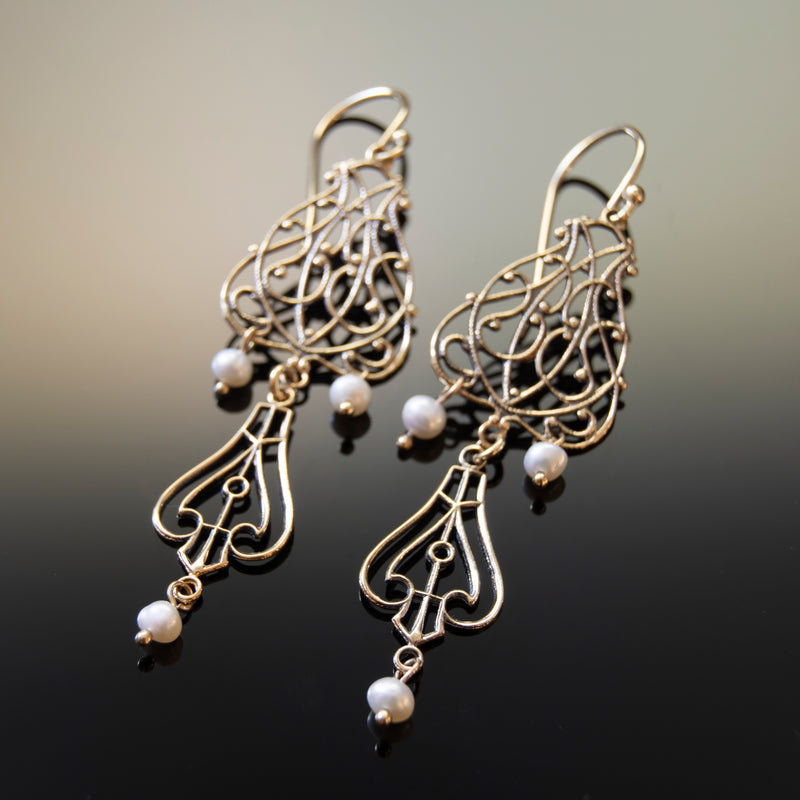 EG7702 Gold Chandelier Earrings with Pearls
