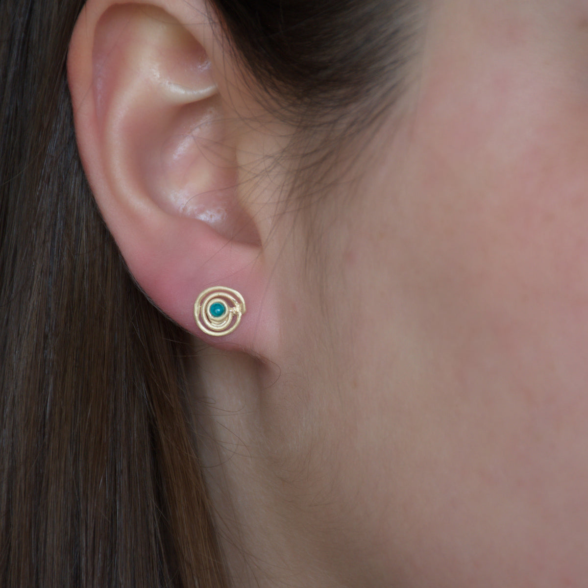 EG7769 Gold Spiral stud earrings with Turquoise