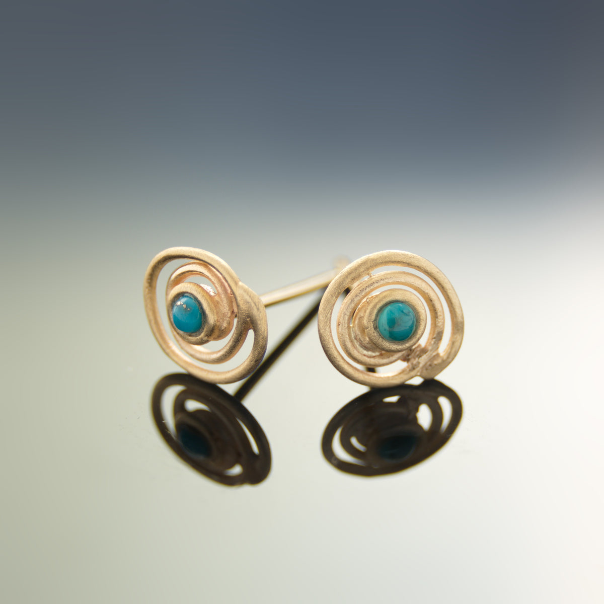 EG7769 Gold Spiral stud earrings with Turquoise