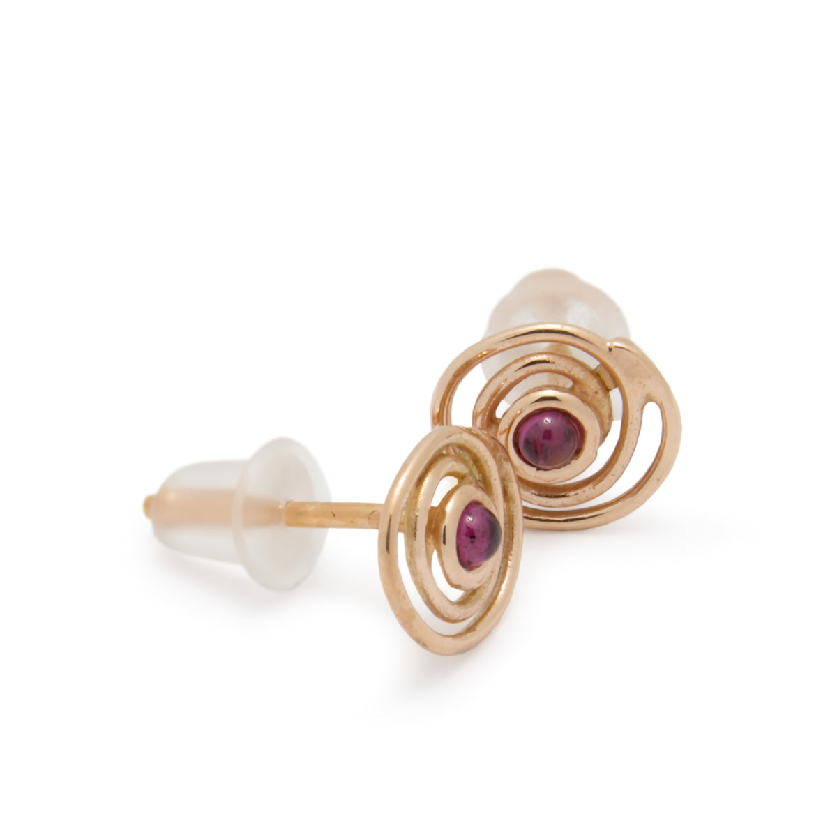 EG7769 Gold Spiral stud earrings with Garnet