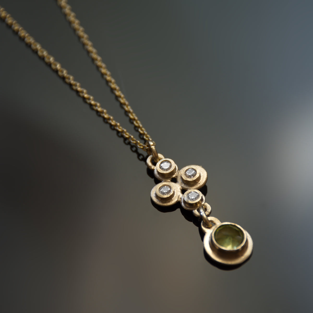 NG4766 Gold Y Necklace with Diamonds and Peridot