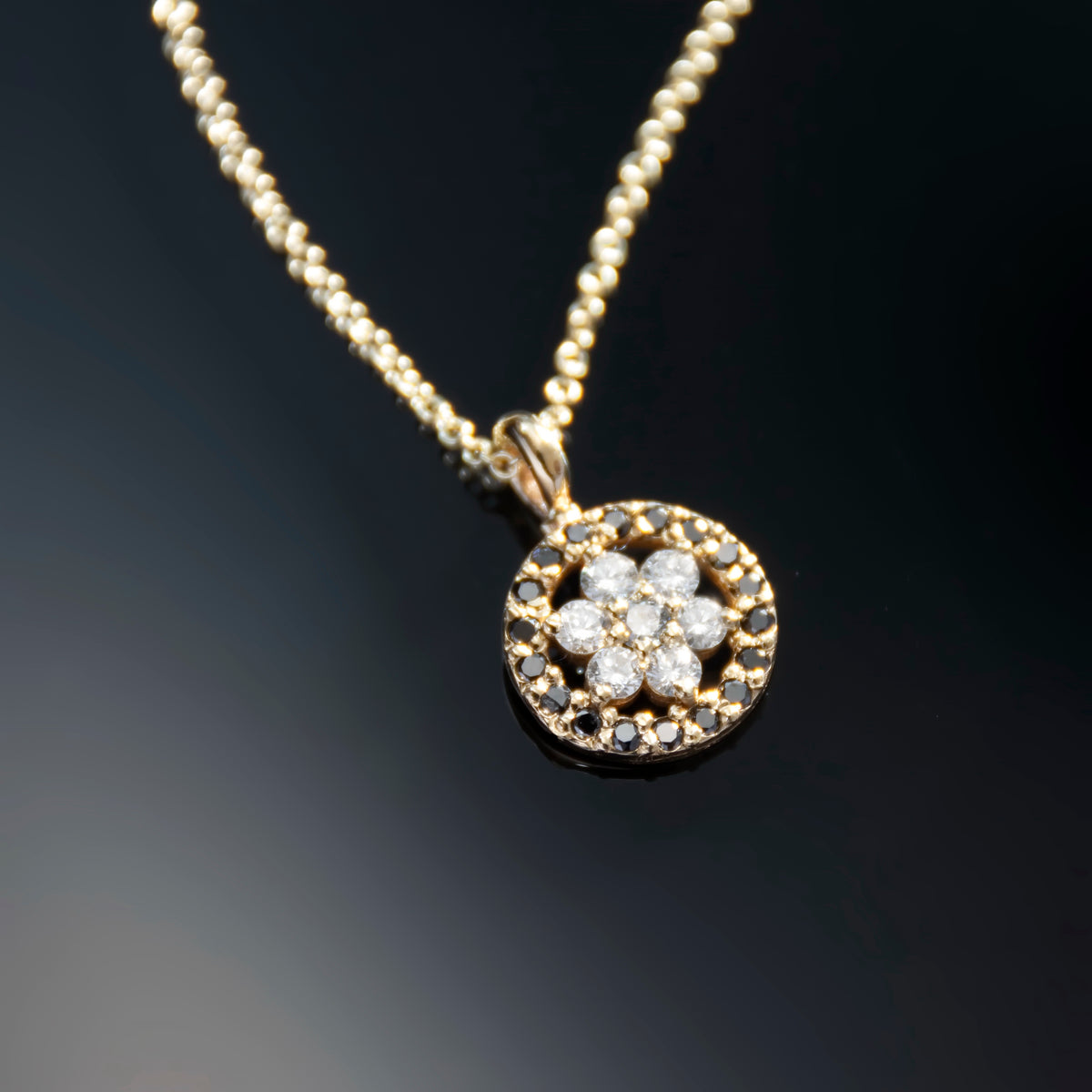 NG4777 Gold necklace with Diamonds Flower Pendant