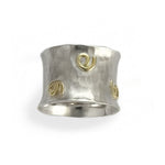 R1026F Hammered silver band with spiral pattern