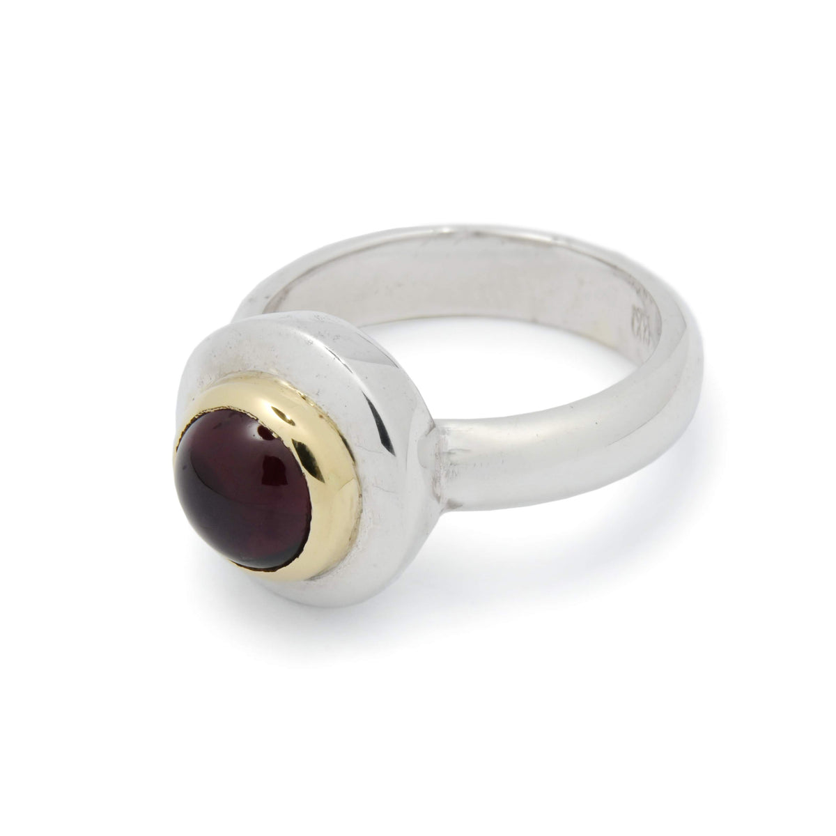 R1031B Large ring with Red Garnet