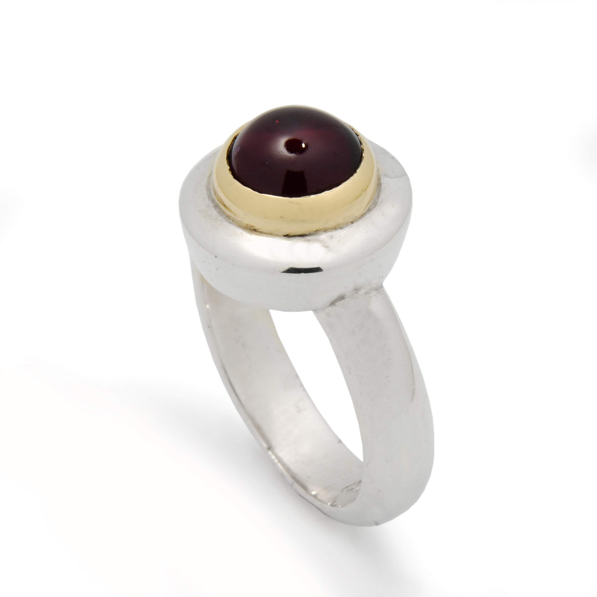 R1031B Large ring with Red Garnet