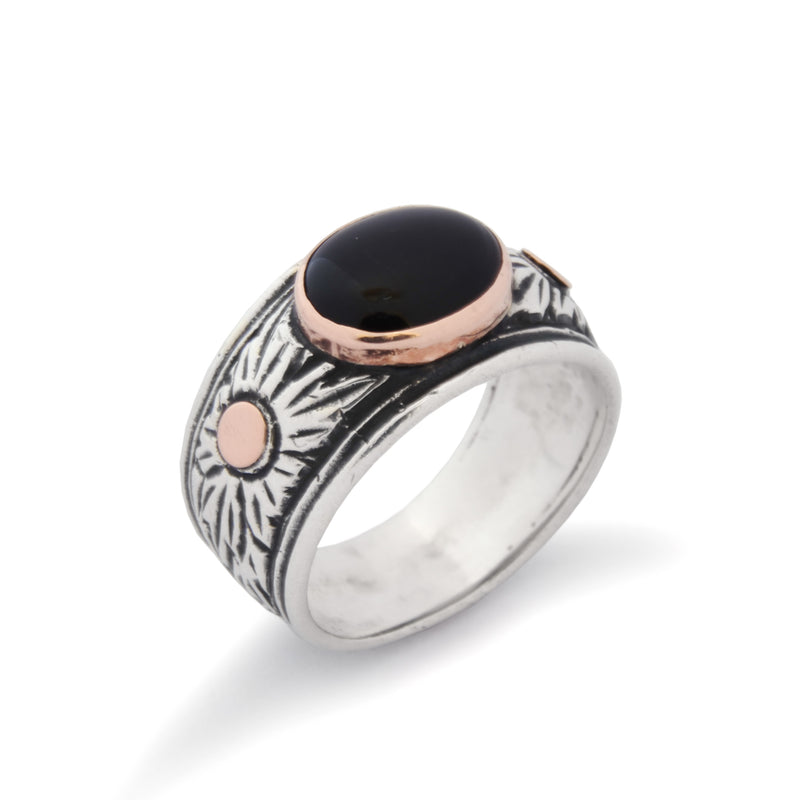 R1562 Floral two tone band with Onyx