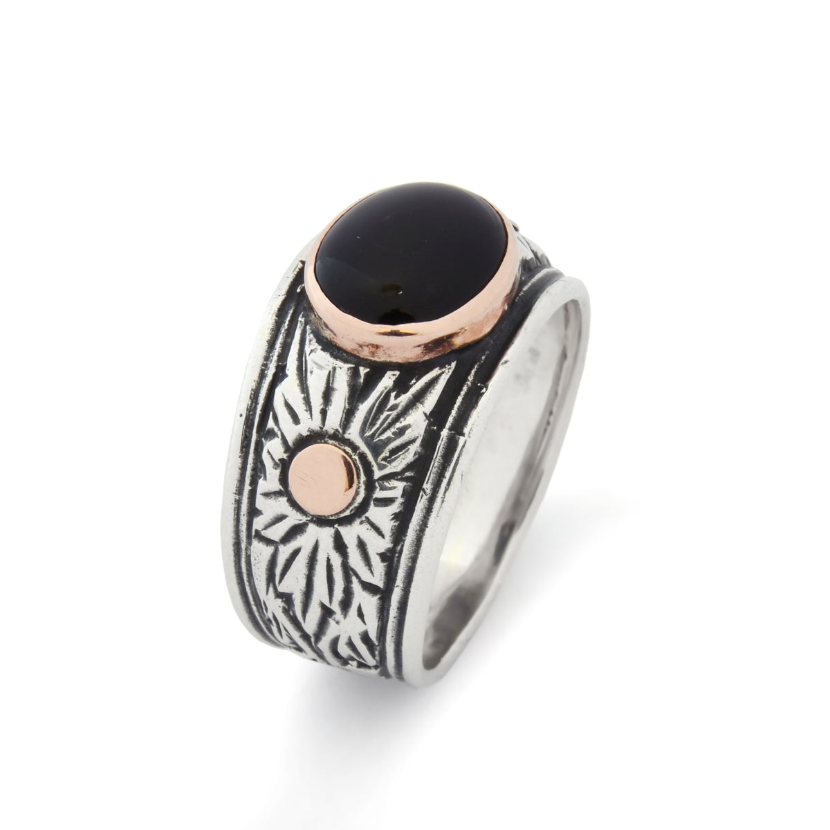 R1562 Floral two tone band with Onyx