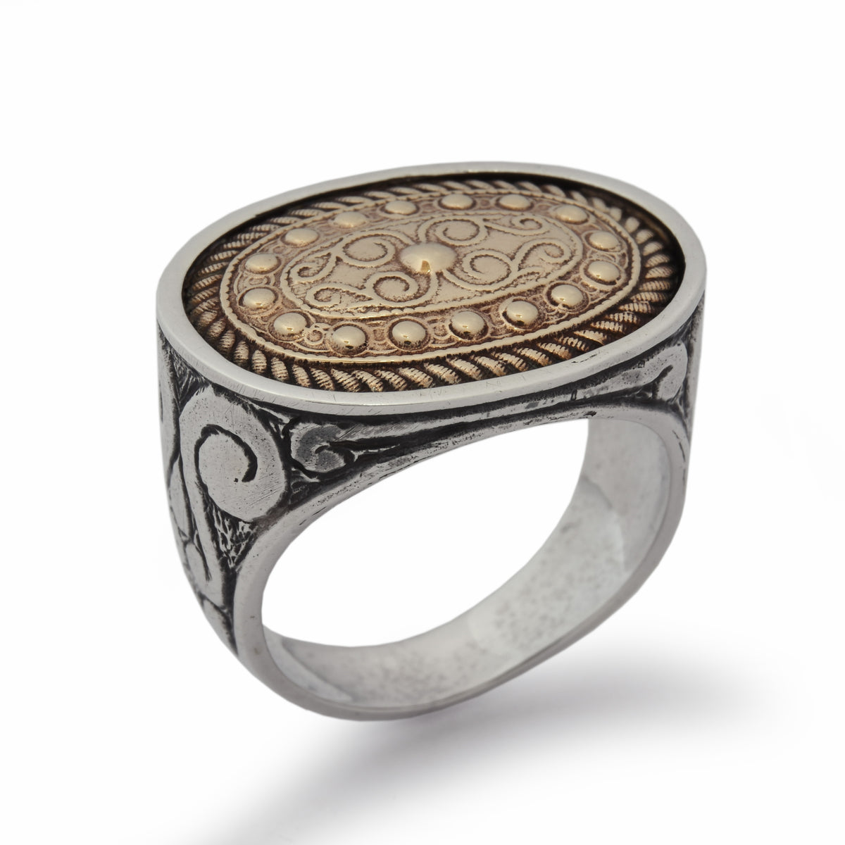 R1598-1 Large cocktail ring with ethnic motifs