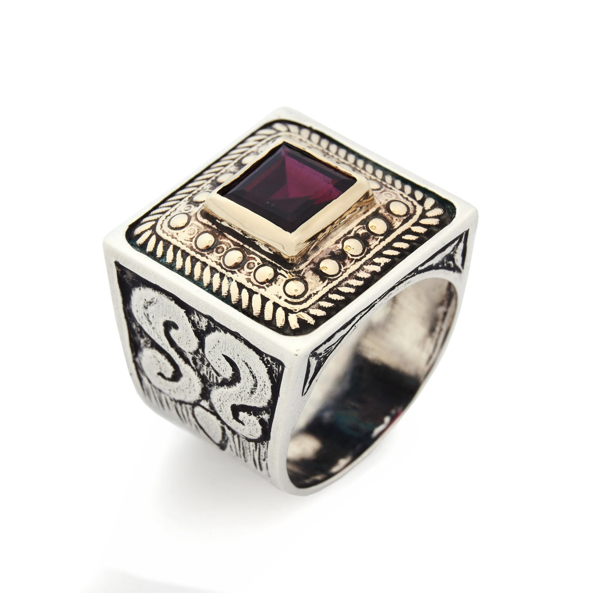 R1600X-1 Square Ethnic ring with Garnet