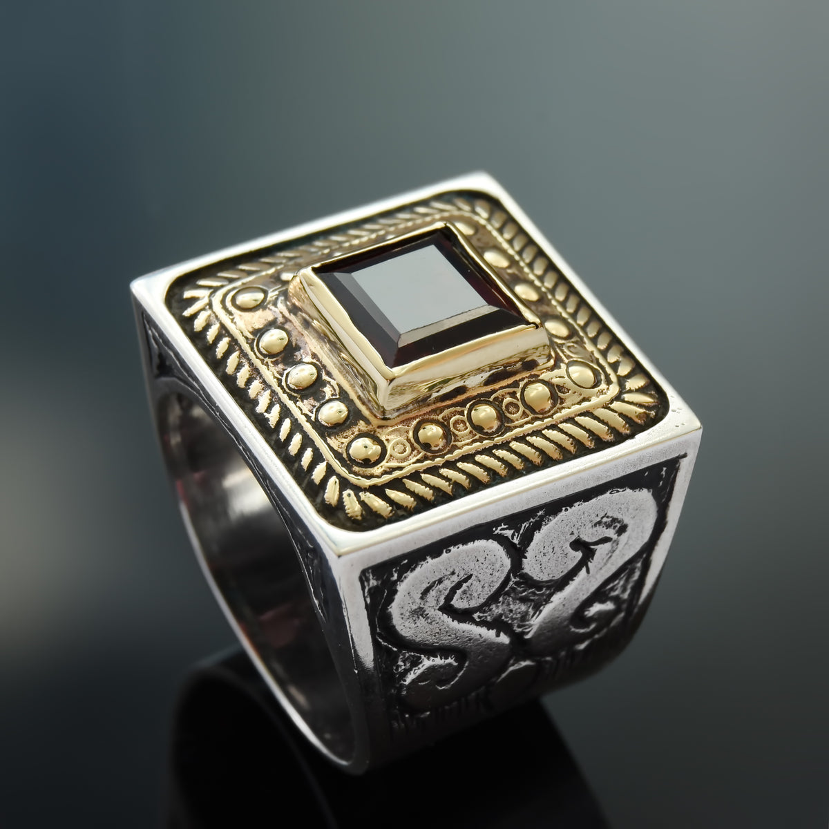 R1600X-1 Square Ethnic ring with Garnet