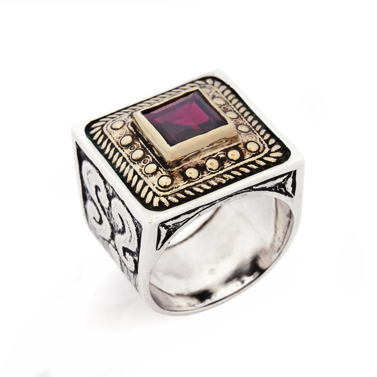 R1600X-1 Square Ethnic ring with Garnet