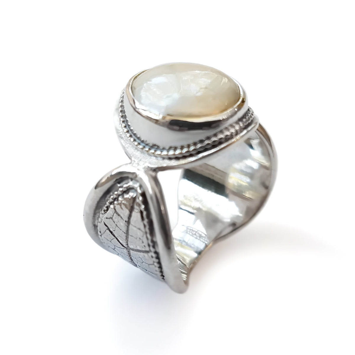 R1691 Pearl Silver Leaf ring