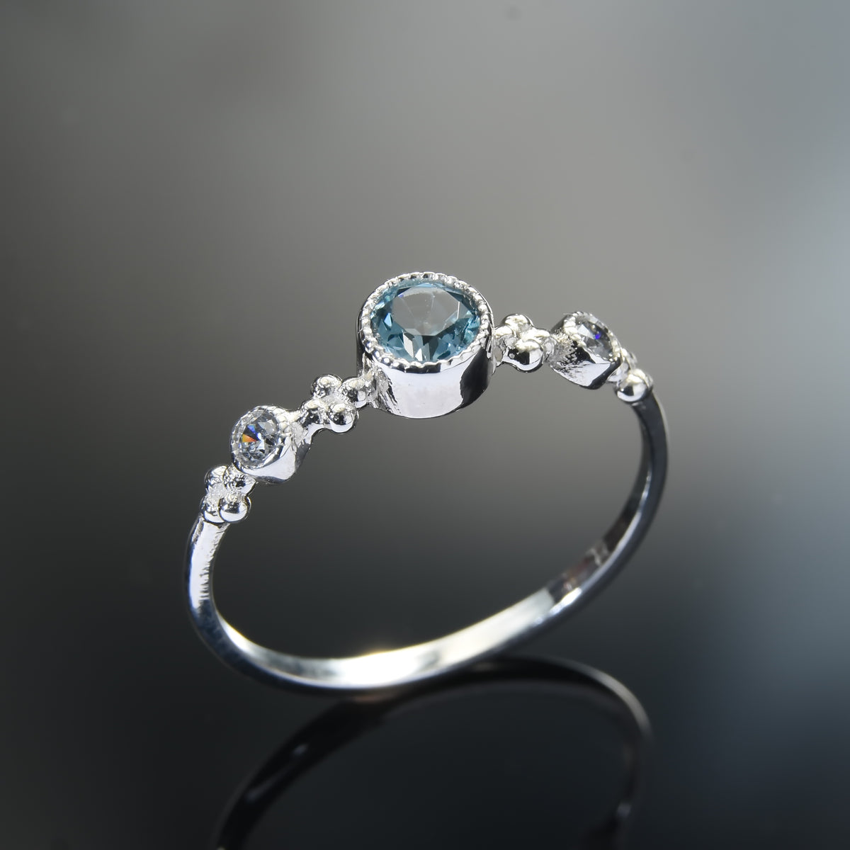 RG1831-2 Topaz and white gold Ring