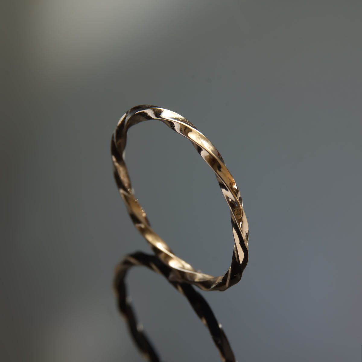 RG1874 Twisted Gold Skinny Ring