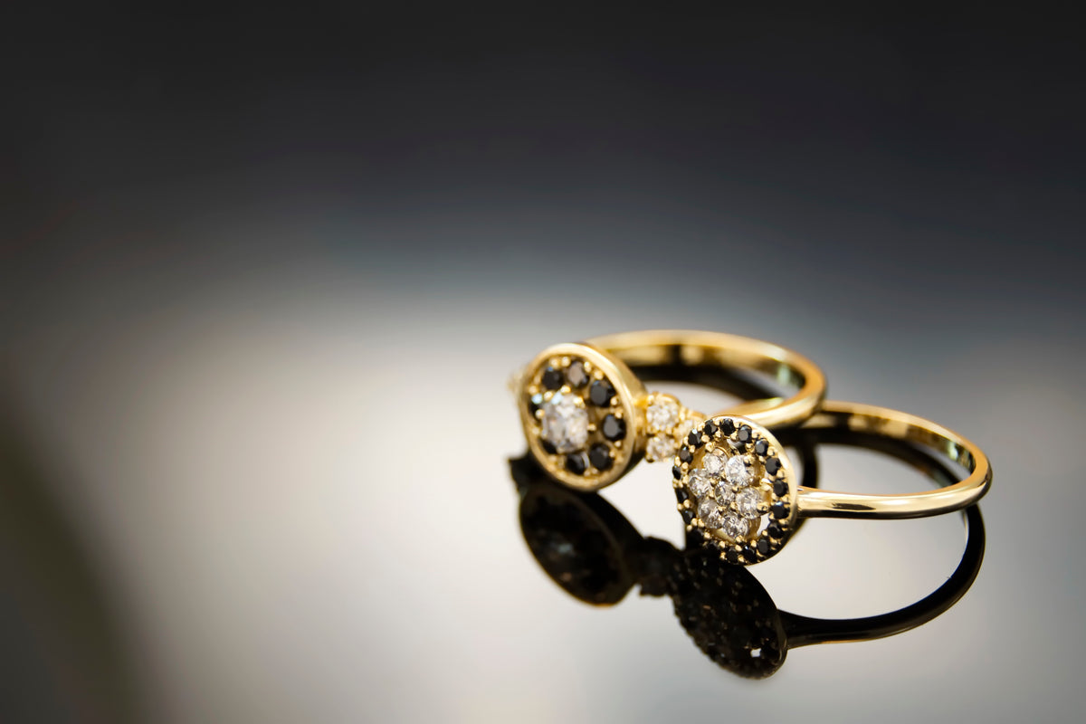 RG1896 Gold Flower Ring with Black and Clear Diamond combination