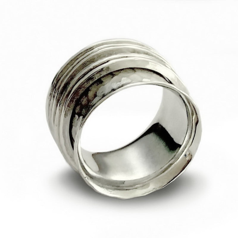 R1026Q Hammered Silver multi spinners ring
