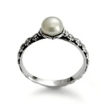 R1694 Romantic silver floral band with Pearl
