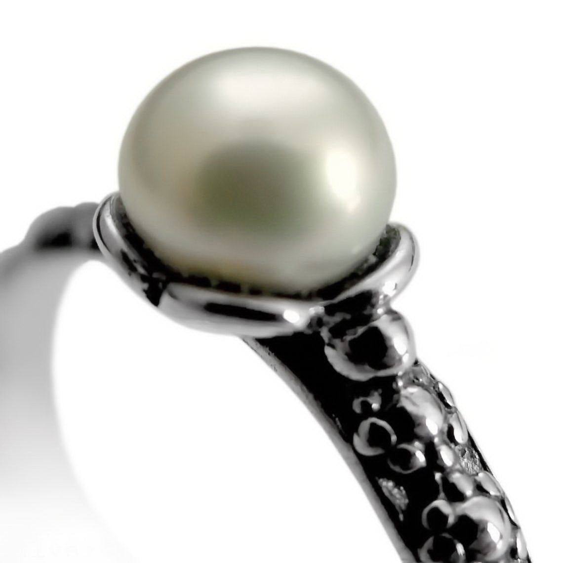 R1694 Romantic silver floral band with Pearl