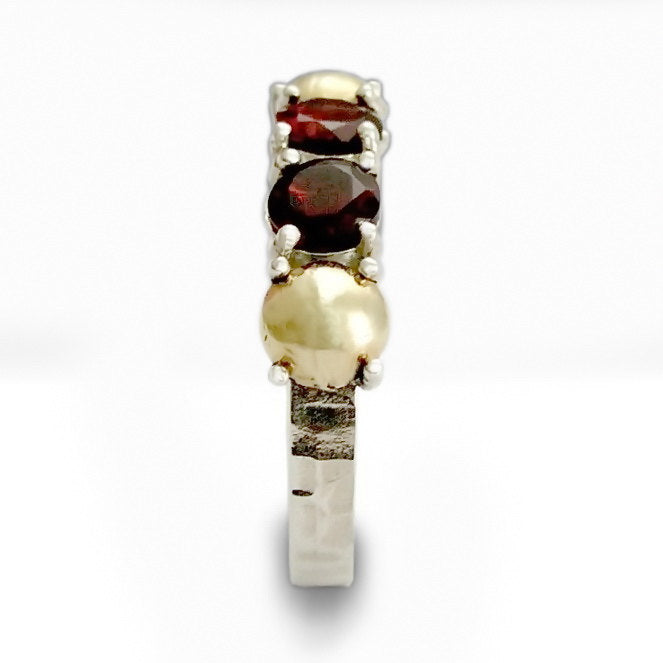 R1540 Garnets and Gold elegant ring