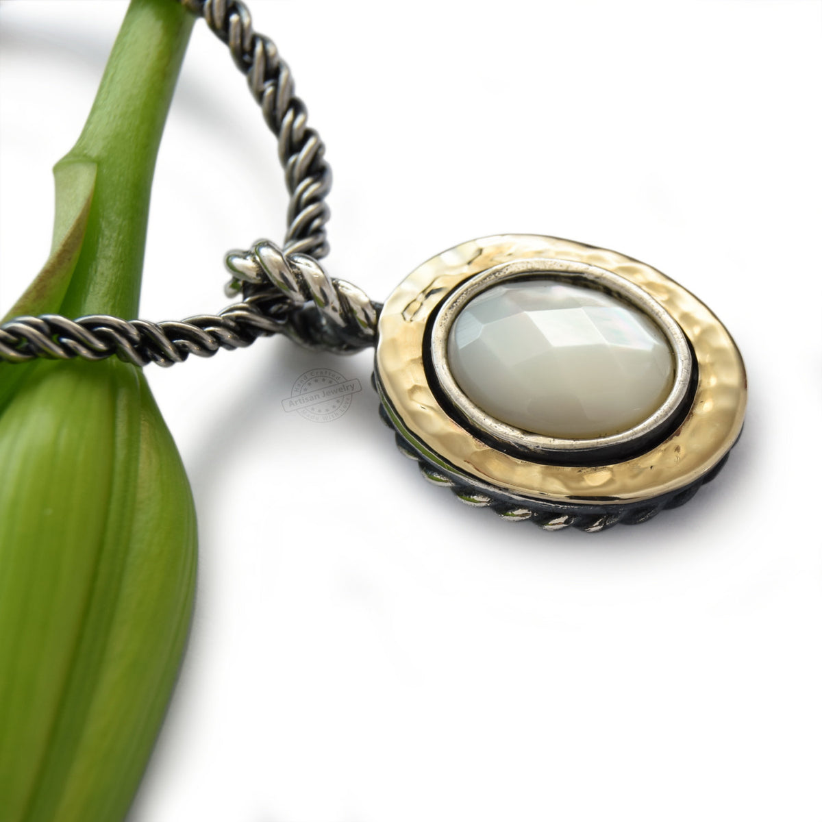 N4477-1 Mother of pearl two tone necklace