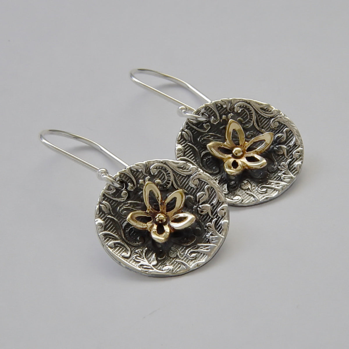 N4745 Mandala flower silver and gold necklace