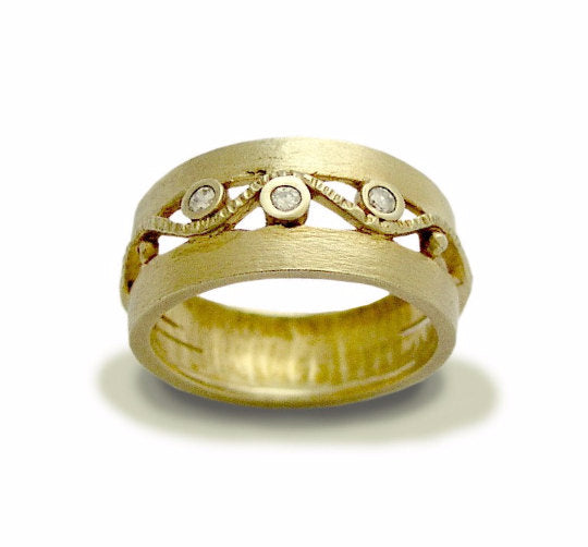 RG1240 Gold Filligree Ring with Diamonds