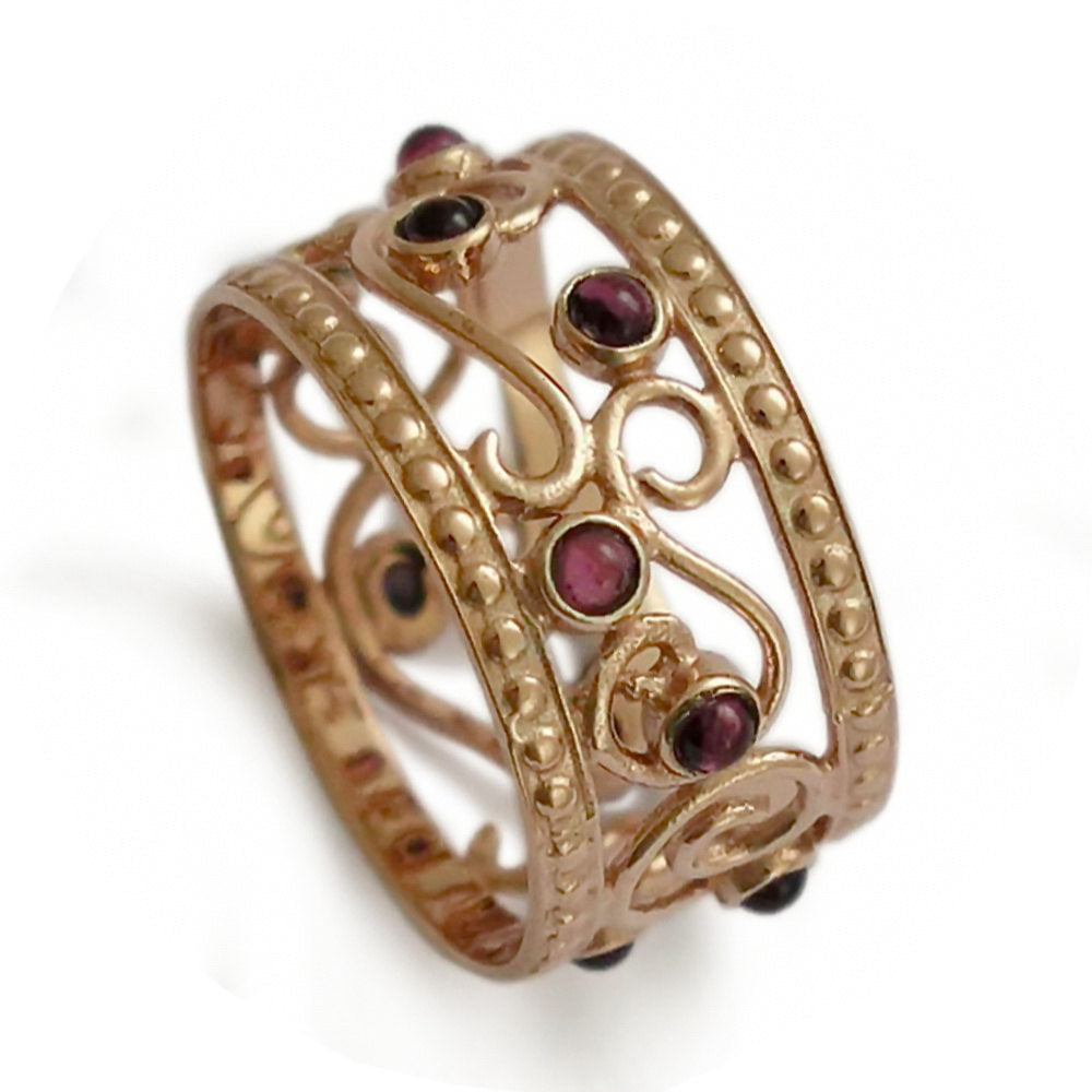 RG1267- Gold swirls Garnet ring