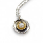 N4744 Two tone pearl pendant necklace