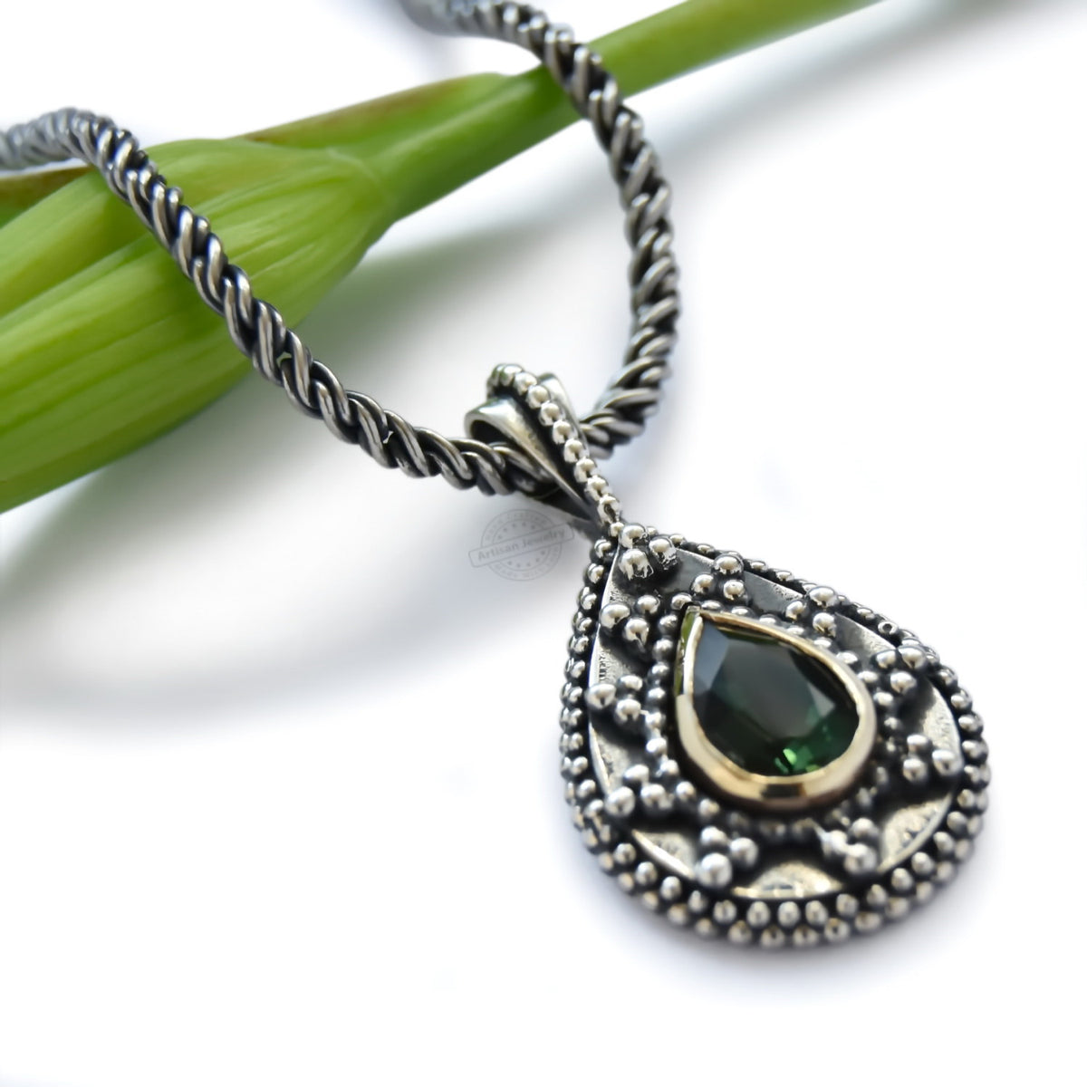 N0459 Mixed metals teardrop pendant necklace with green Quartz