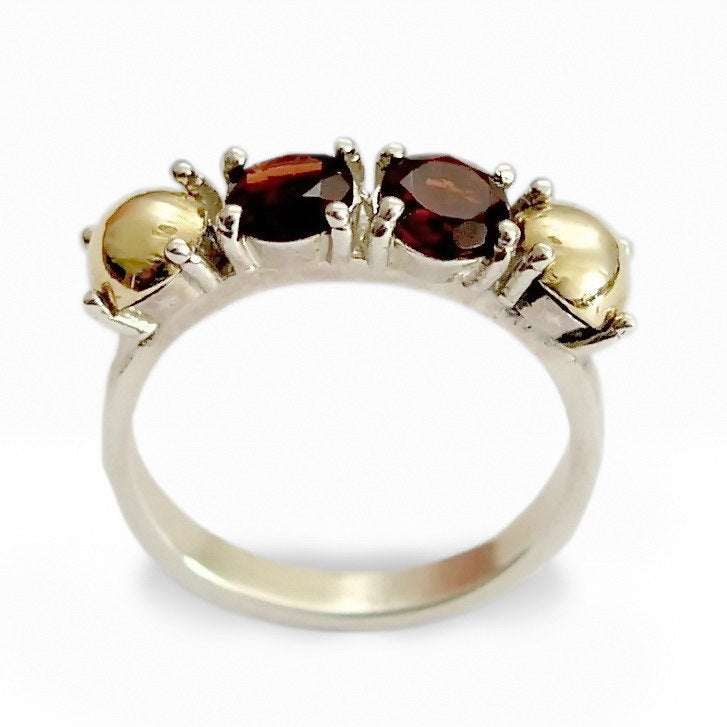 R1540 Garnets and Gold elegant ring