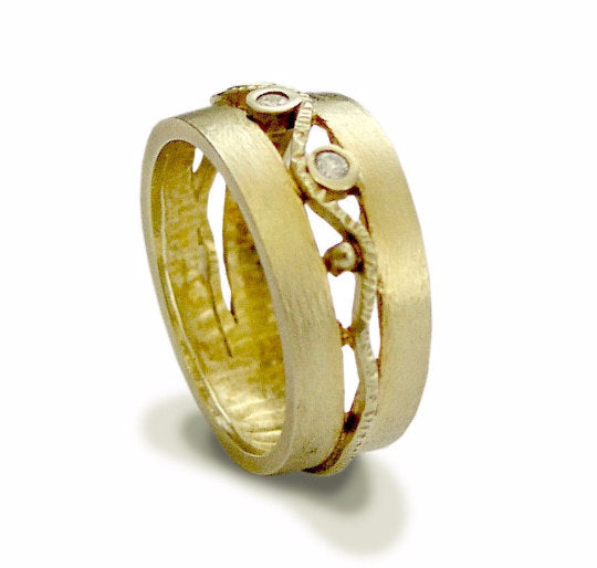 RG1240 Gold Filligree Ring with Diamonds