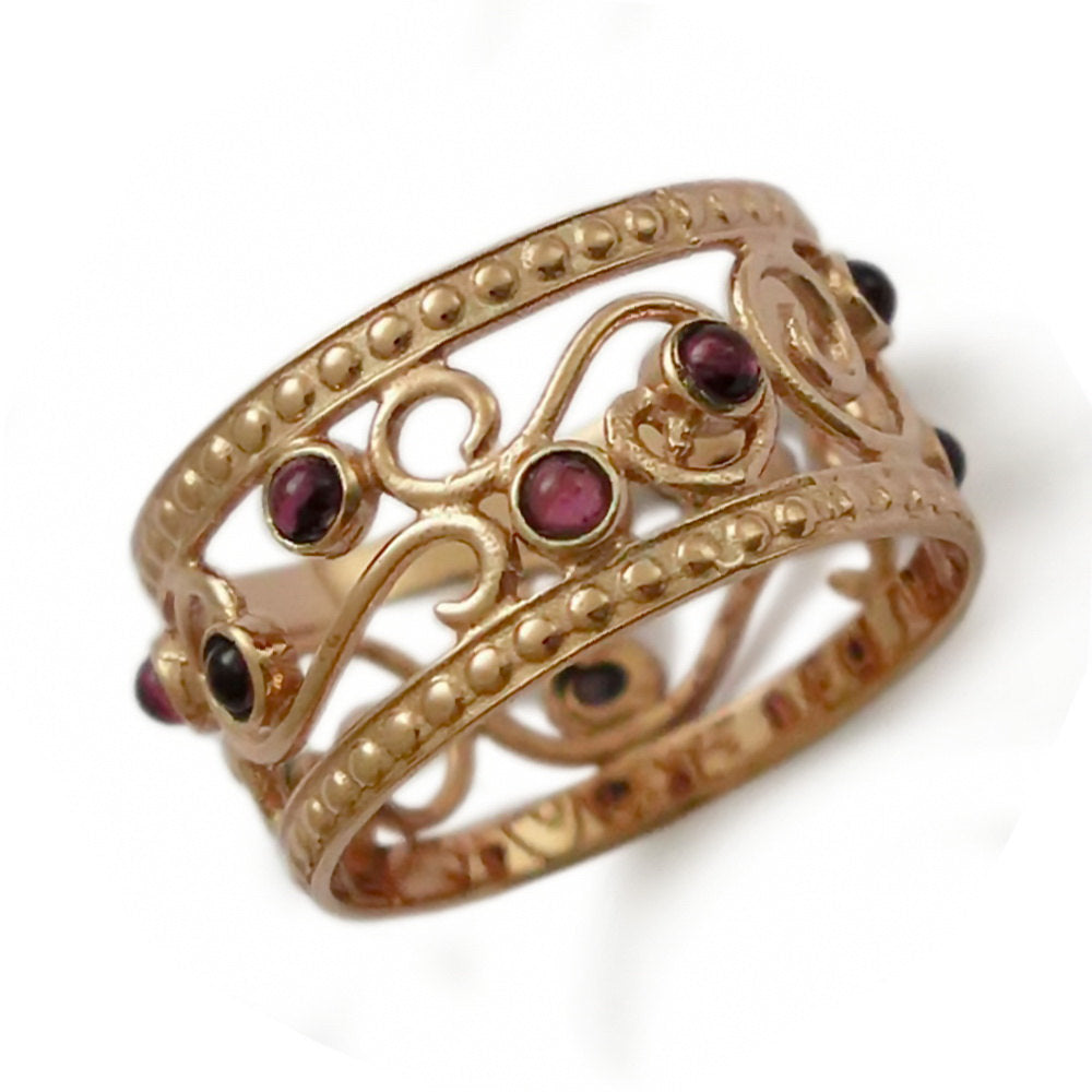 RG1267- Gold swirls Garnet ring